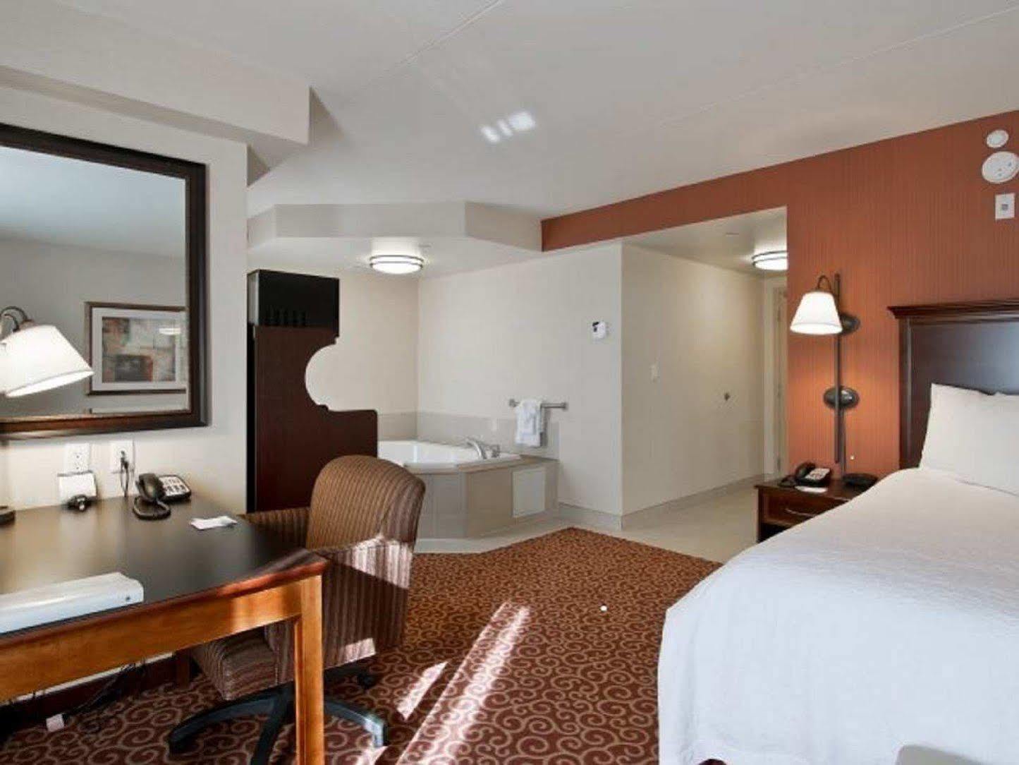 Hampton Inn By Hilton North Bay Exterior foto